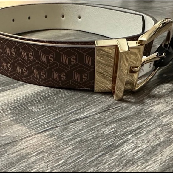 Steve Madden Women's Fish-Eye-Logo Waist Belt Reversible Size Medium - Picture 2 of 12